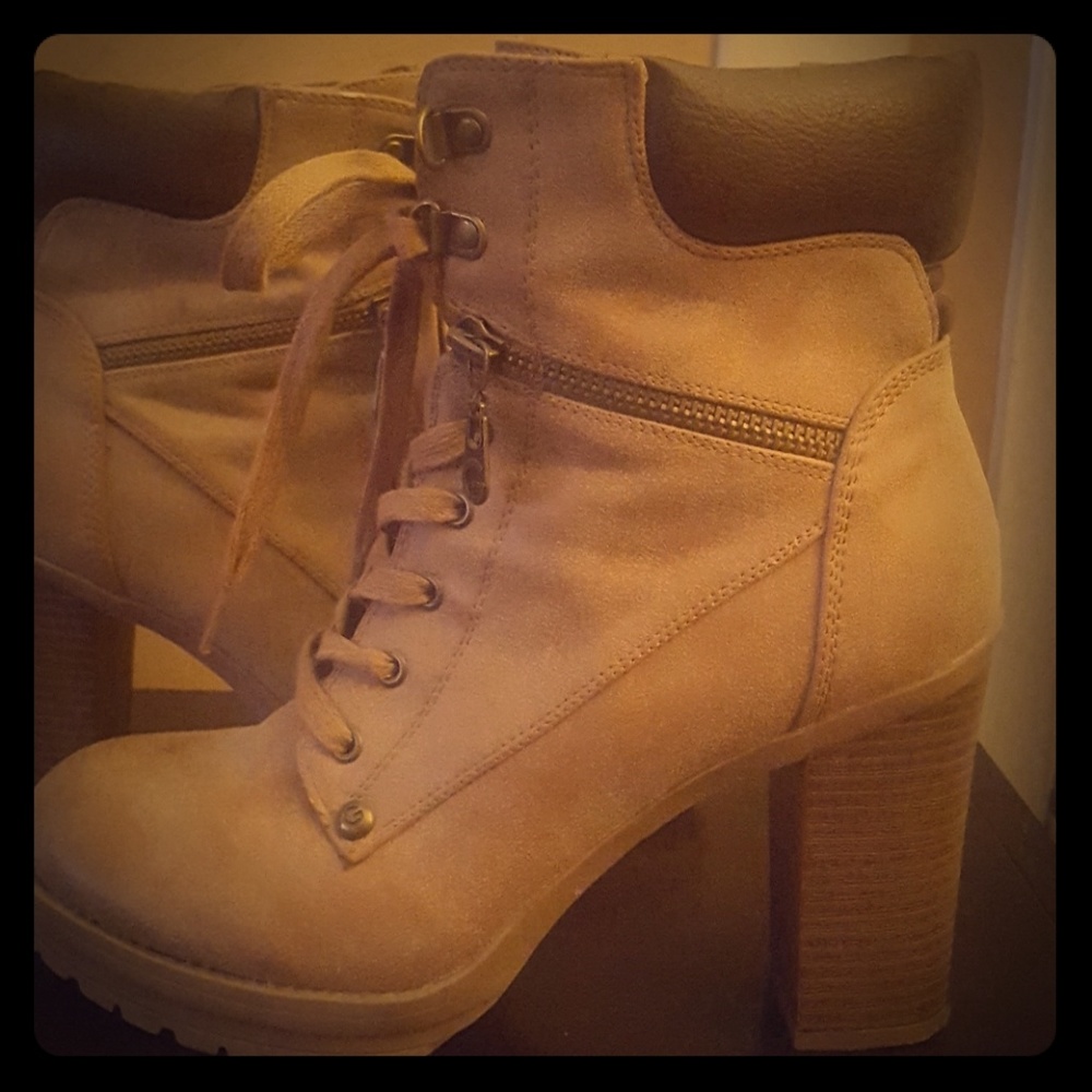 Brown Guess booties